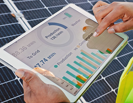 Solar Installer Monitoring PV Production